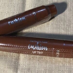 New_ Revlon Kiss Cushion Lip Tint